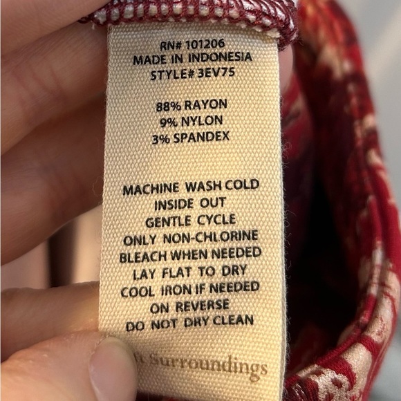 Soft Surroundings Red Gold Metallic Pull On Pants Sz XL Pet Holiday Office Party - Picture 8 of 8